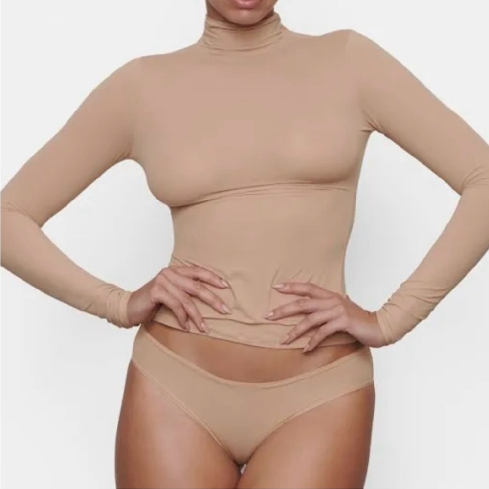 SKIMS Beige long sleeve Top